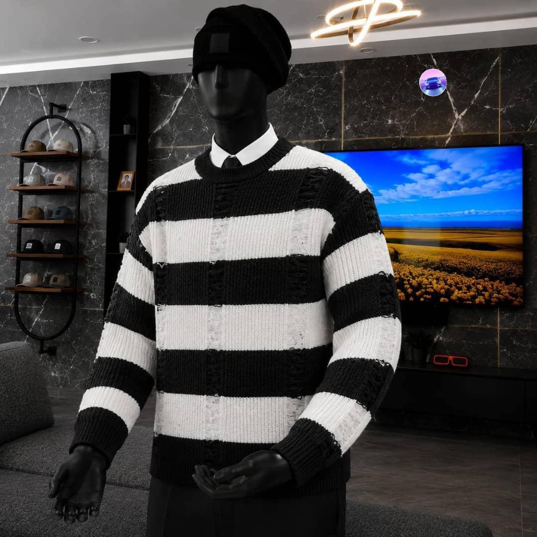 Men's Casual Crewneck Knit Sweaters - Black & White Distressed Stripe