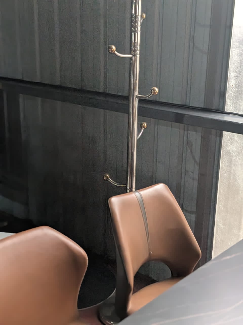 Modern Ergonomic Swivel Accent Chair thumbnail 2