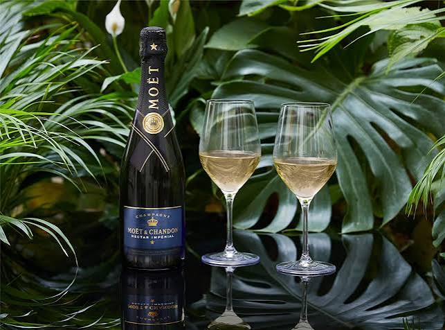 Moët & Chandon Nectar Impérial Champagne 75Cl thumbnail 2