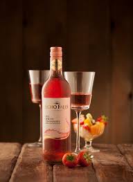 Echo Falls White Zinfandel Rosé Wine 75Cl thumbnail 3