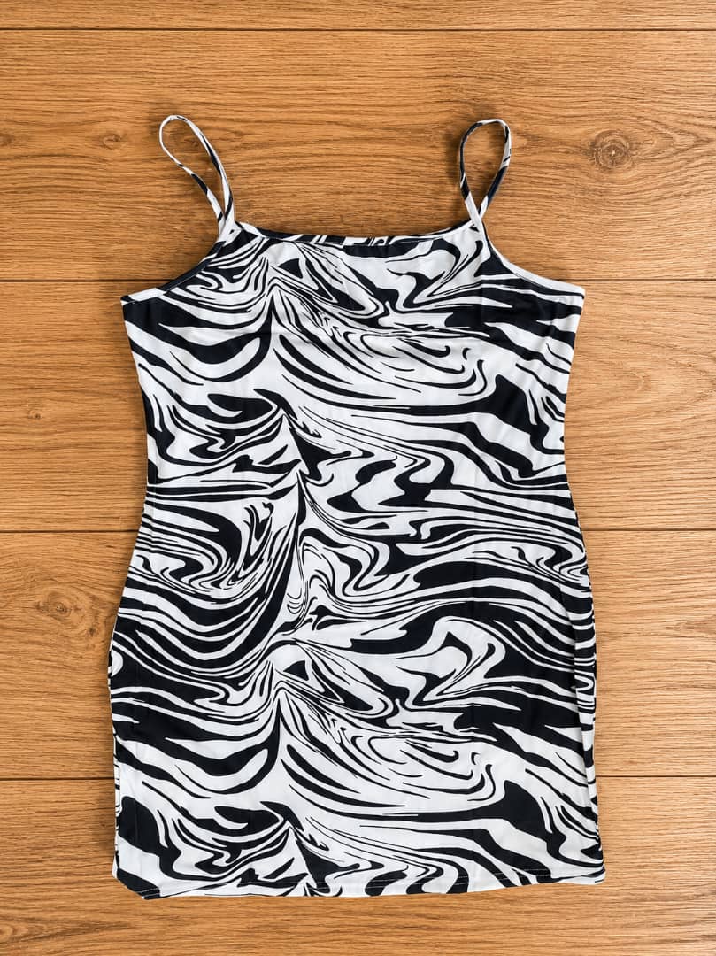 Women’s Black & White Marble Swirl Print Spaghetti Strap Cami Bodycon Mini Dress
