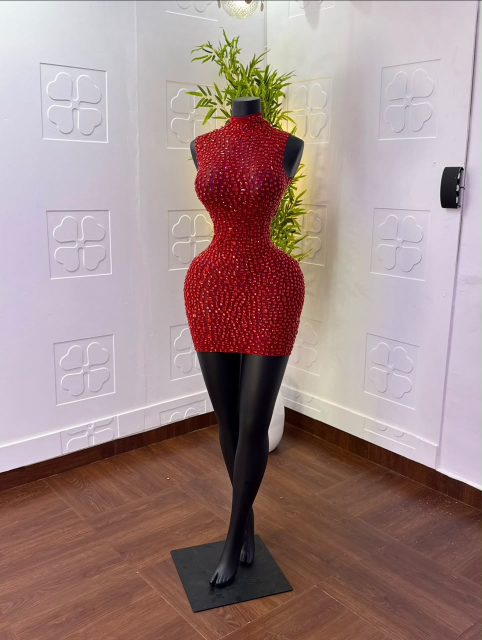 Sleeveless Embellished Party Dress thumbnail 4