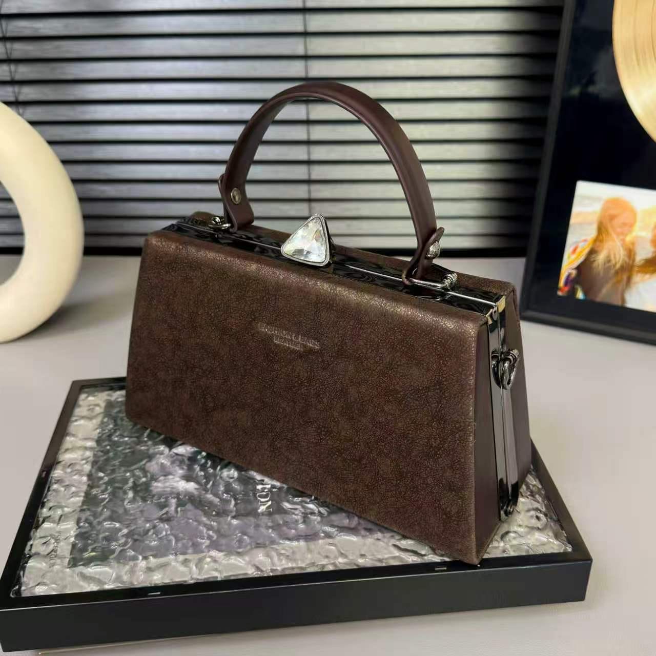 Elegant Textured Leather Frame Handbag With Crystal Clasp And Detachable Shoulder Strap thumbnail 3