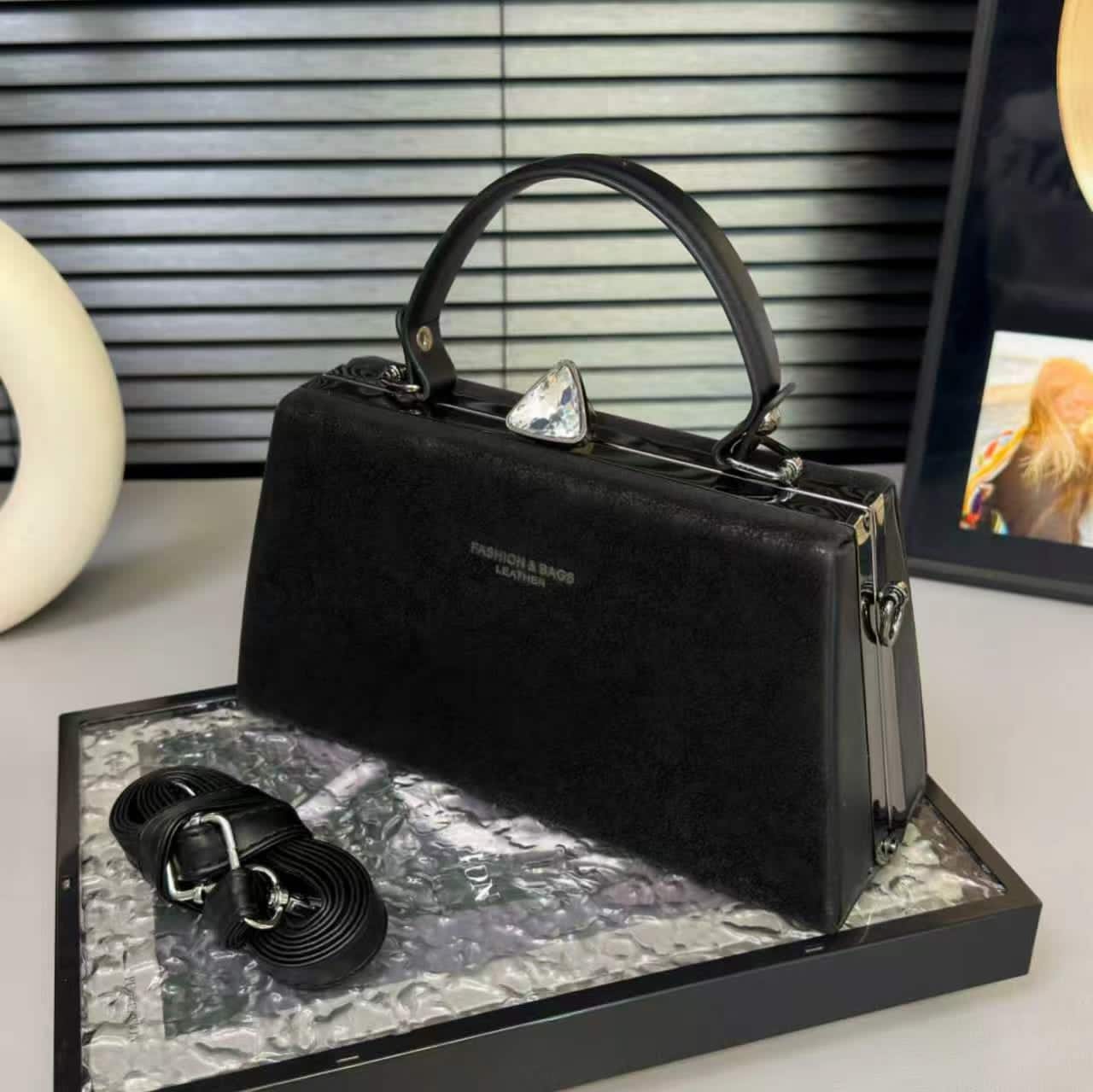 Elegant Textured Leather Frame Handbag With Crystal Clasp And Detachable Shoulder Strap