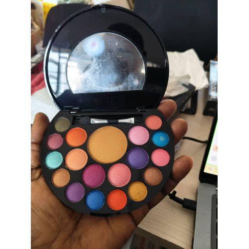 Jackelin 18-Colour Eye Shadow Palette & Bronzer