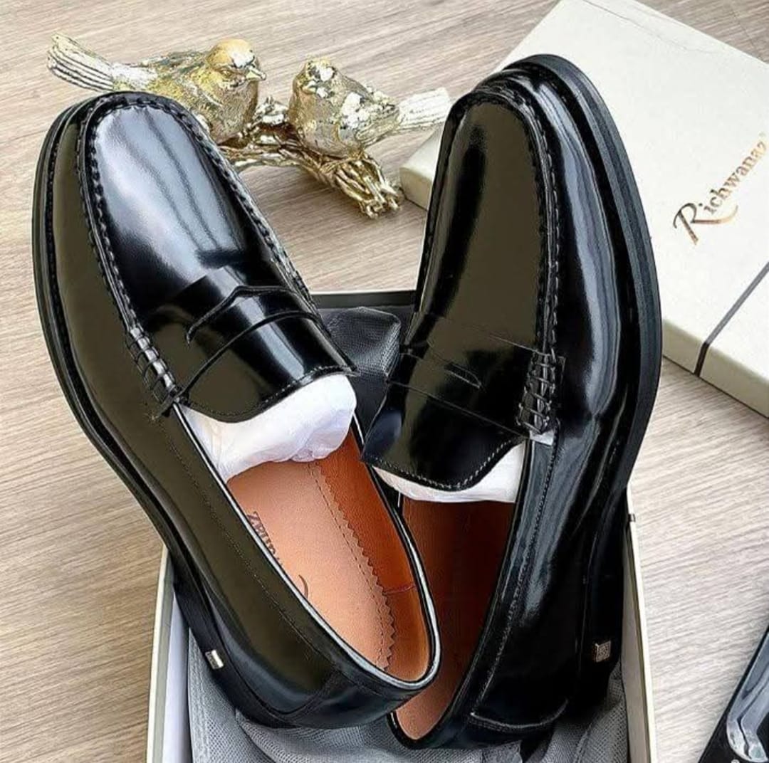 Richwanaz Glossy Patent Leather Penny Loafers (Black)