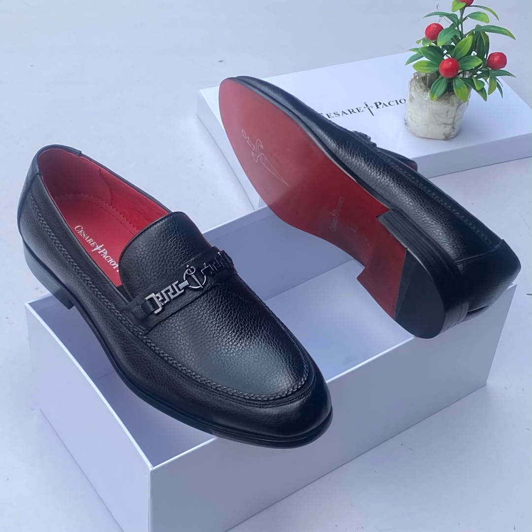 Cesare Paciotti Pebbled Leather Dagger Hardware Loafers