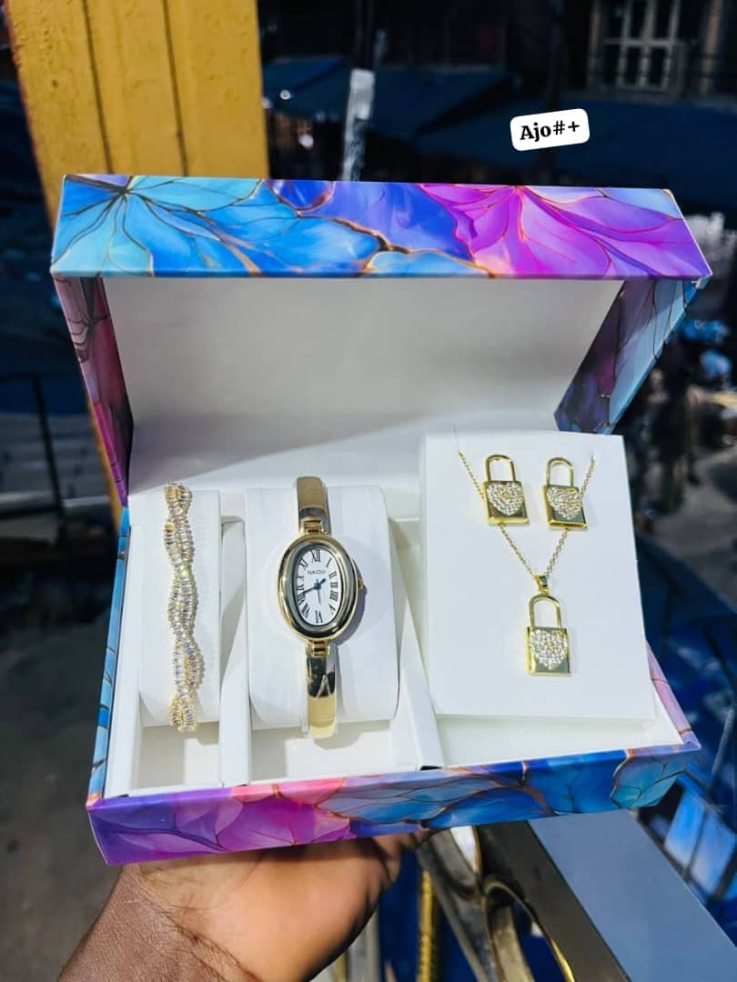 Naidu Oval Pebble Link Wristwatch thumbnail 3