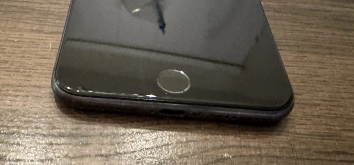 Direct Uk Used Apple Iphone 8 Plus Factory Unlocked (64Gb / 128Gb / 256Gb) — Grade A thumbnail 2