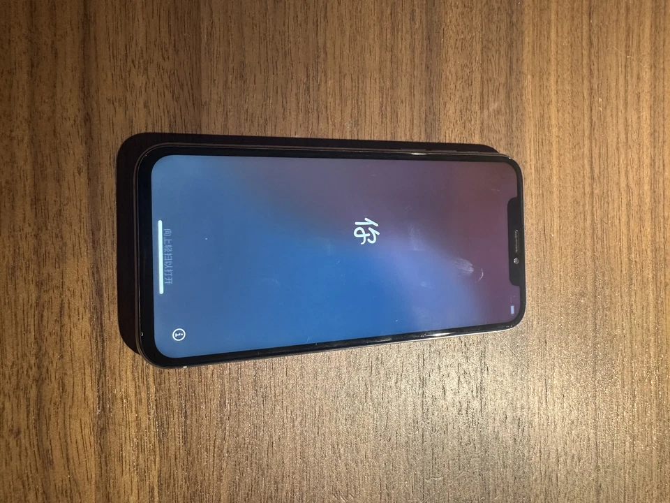 Apple Iphone Xs - Factory Sim-Unlocked Smartphone (64Gb / 256Gb / 512Gb,Very Good Quality Grade) thumbnail 2