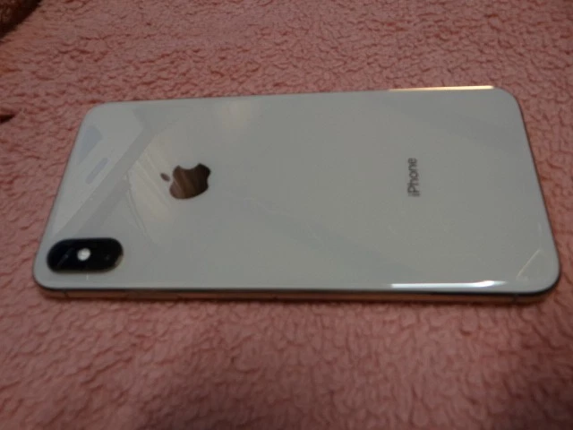 Apple Iphone Xs Max - Factory Sim-Unlocked Smartphone (64Gb / 256Gb / 512Gb( Fair Grade) thumbnail 3