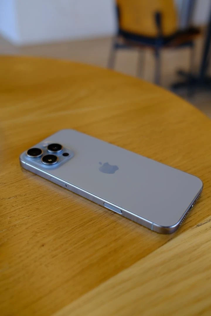 Direct Uk Used Apple Iphone 16 Pro Max (Physical Nano-Sim + Esim) — Factory Unlocked (256Gb / 512Gb / 1Tb) - Excellent Grade A Quality thumbnail 3