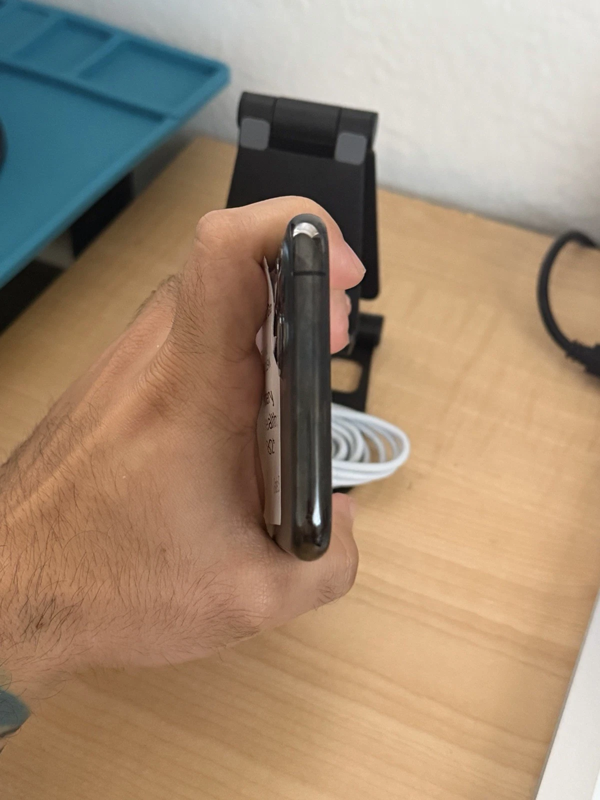 Direct Uk Used Apple Iphone 11 Pro Factory Locked 64Gb/256Gb/512Gb Fair Grade (Wifi Only) thumbnail 4