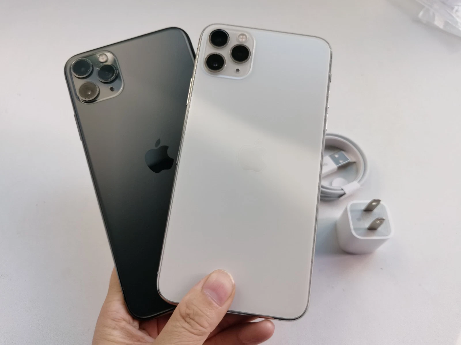 Direct Uk Used Apple Iphone 11 Pro  Max Factory Locked 64Gb/256Gb/512Gb Fair Grade (Wifi Only) thumbnail 4