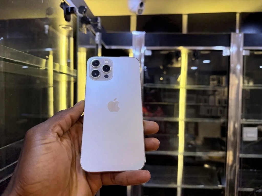 Direct Uk Used Apple Iphone 12 Pro Max Sim Locked & Wi-Fi Only (128Gb / 256Gb / 512Gb) — Grade A thumbnail 2