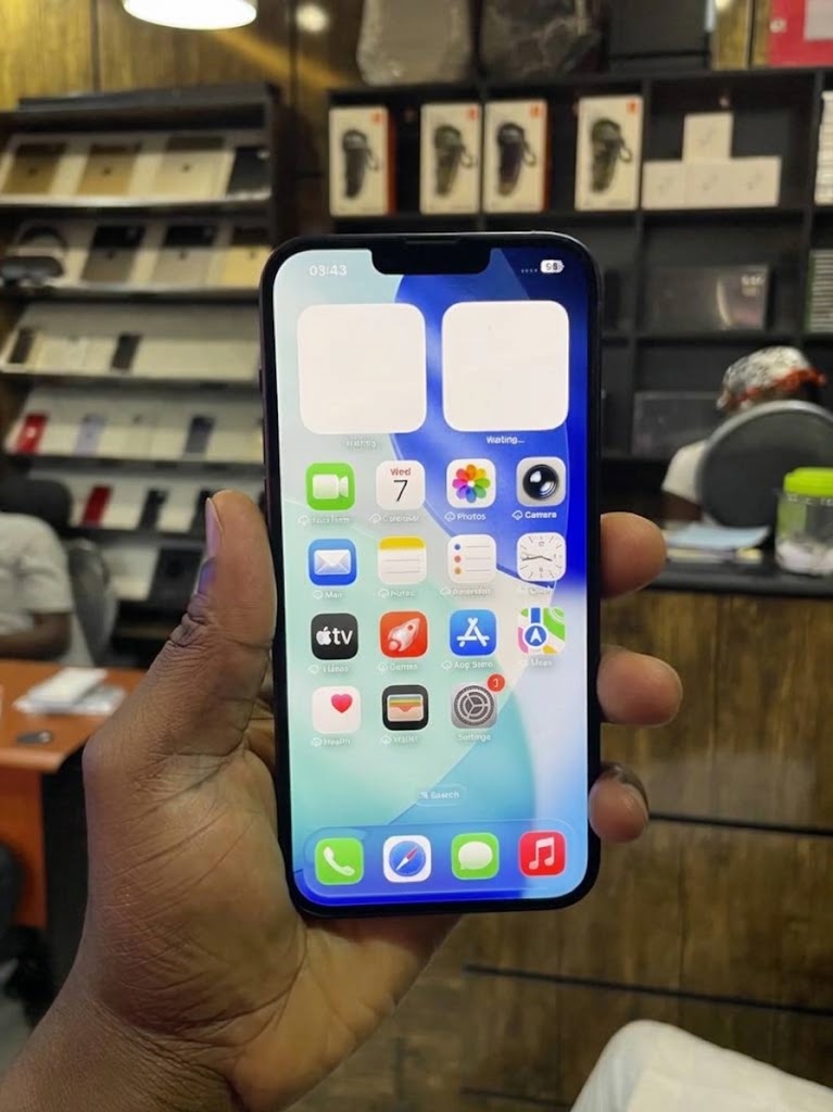 Direct Uk Used Apple Iphone 14 Plus (Esim) Sim Locked & Wi-Fi Only (128Gb / 256Gb / 512Gb) — Fair thumbnail 2