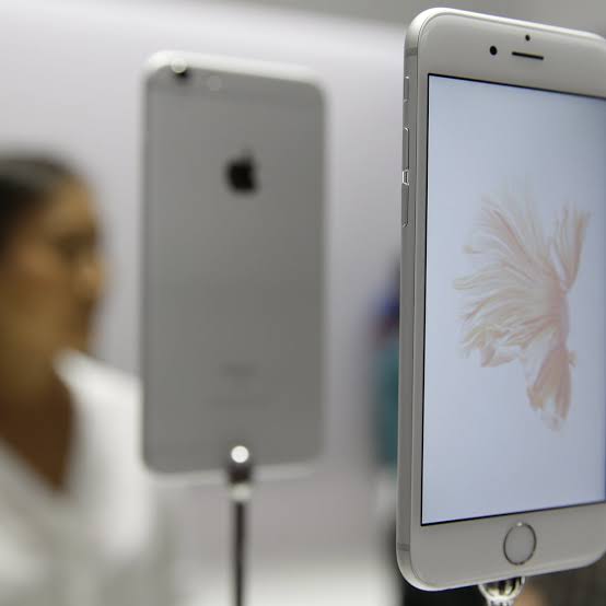 Direct Uk Used Apple Iphone 6S (Carrier Locked) — 16Gb, 32Gb, 64Gb, 128Gb Very Good Grade B