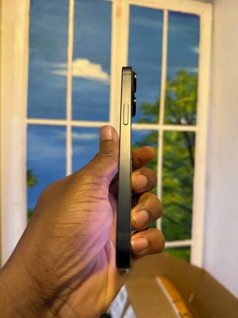 Direct Uk Used Apple Iphone 14 Physical Sim Factory Unlocked (128Gb / 256Gb / 512Gb) — Grade A thumbnail 2