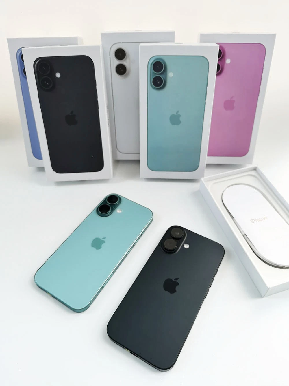 Direct Uk Used Apple Iphone 16 (Esim Unlocked) — 128Gb, 256Gb, 512Gb | Excellent Grade A thumbnail 2