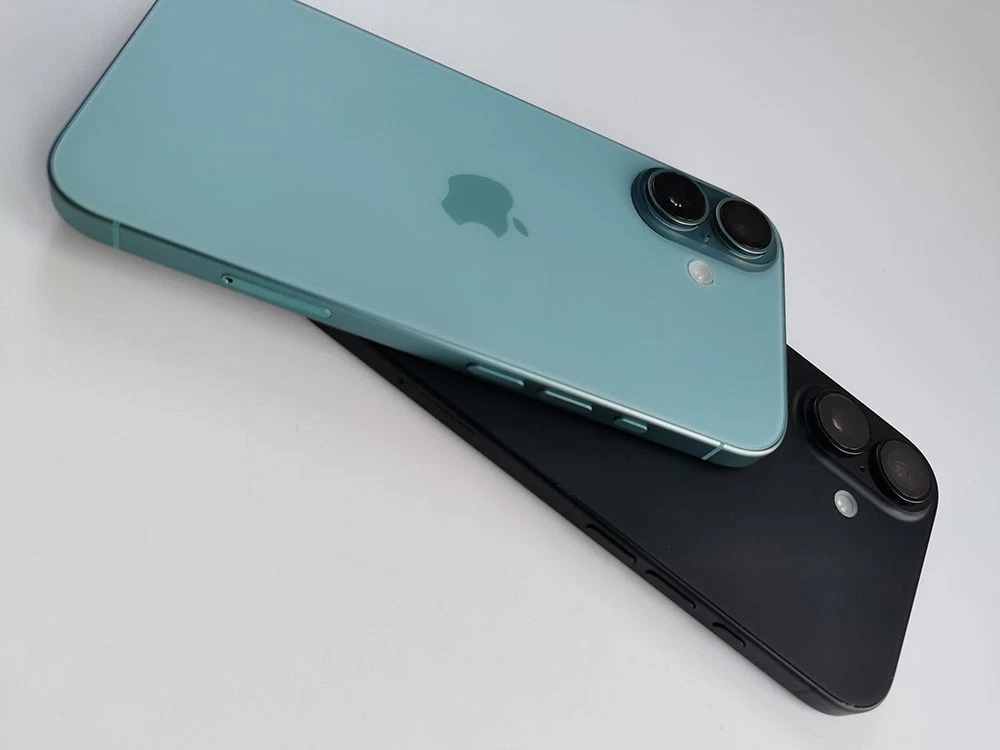 Direct Uk Used Apple Iphone 16 (Esim Carrier Locked) — 128Gb, 256Gb, 512Gb Very Good Grade B thumbnail 3